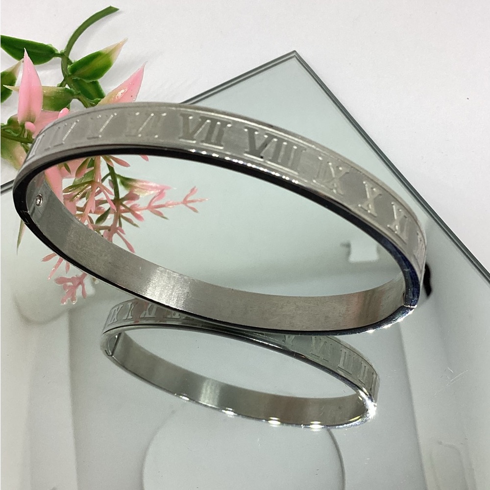 ROMAN NUMBER BRACELET